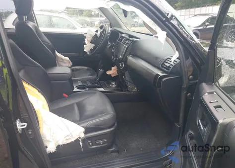 2021 Toyota 4Runner Nightshade Special Edition z USA, uszkodzony, nr VIN JTEJU5JR4M5837745